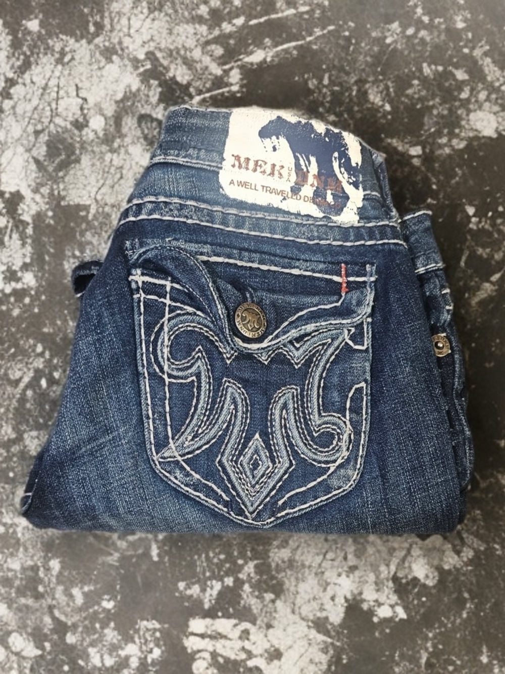 MEK Women's Dark Blue Capri Jeans with Embroidered Back Pockets 👖💙✨